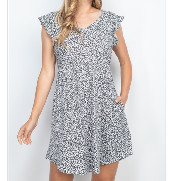 ❤️LAST L NEW SOFT BlackWhite Floral Ruffle Sleeve Dress - Picture 8 of 10